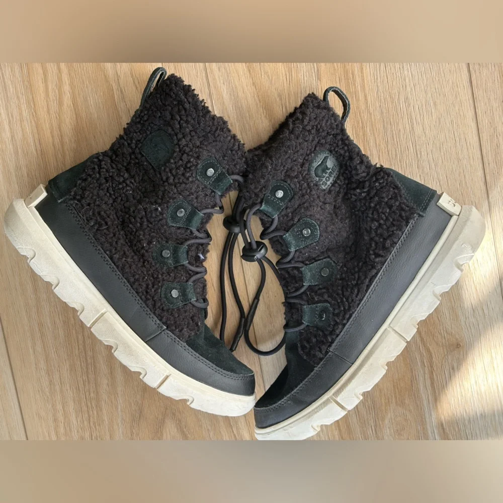 Sorel‎ - Girls Explorer Cozy Cold-Weather Boots - Black & White - Size 5